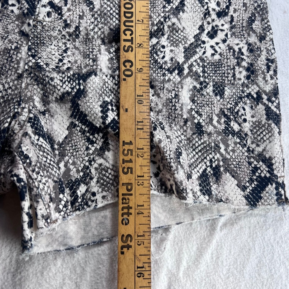 KUT from the Kloth Gidget High Rise Snakeskin Denim Shorts Snake Print - Picture 3 of 7